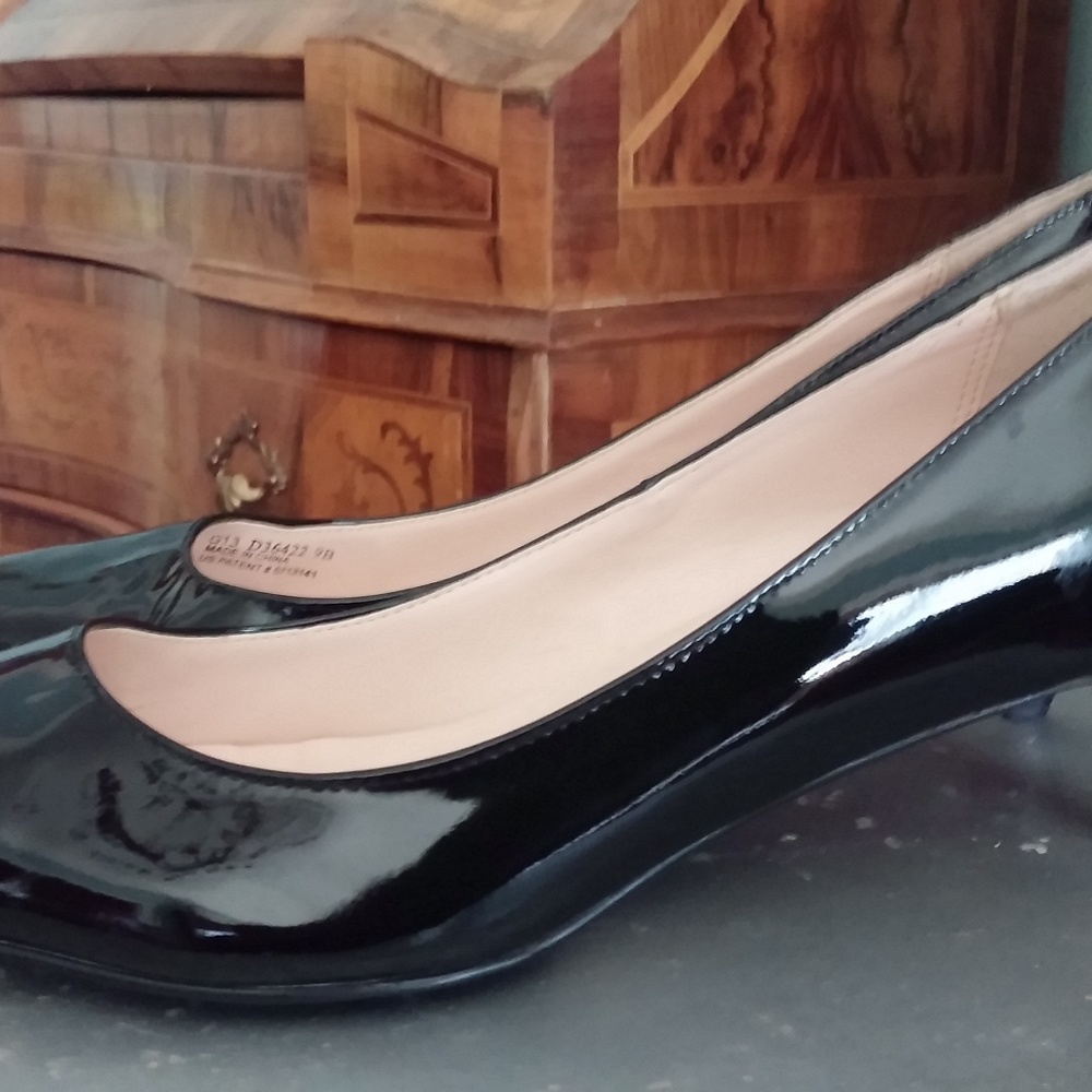 Cole HaanBlack  Air Juliana 45 Patent Pumps size 9 - Picture 2 of 7